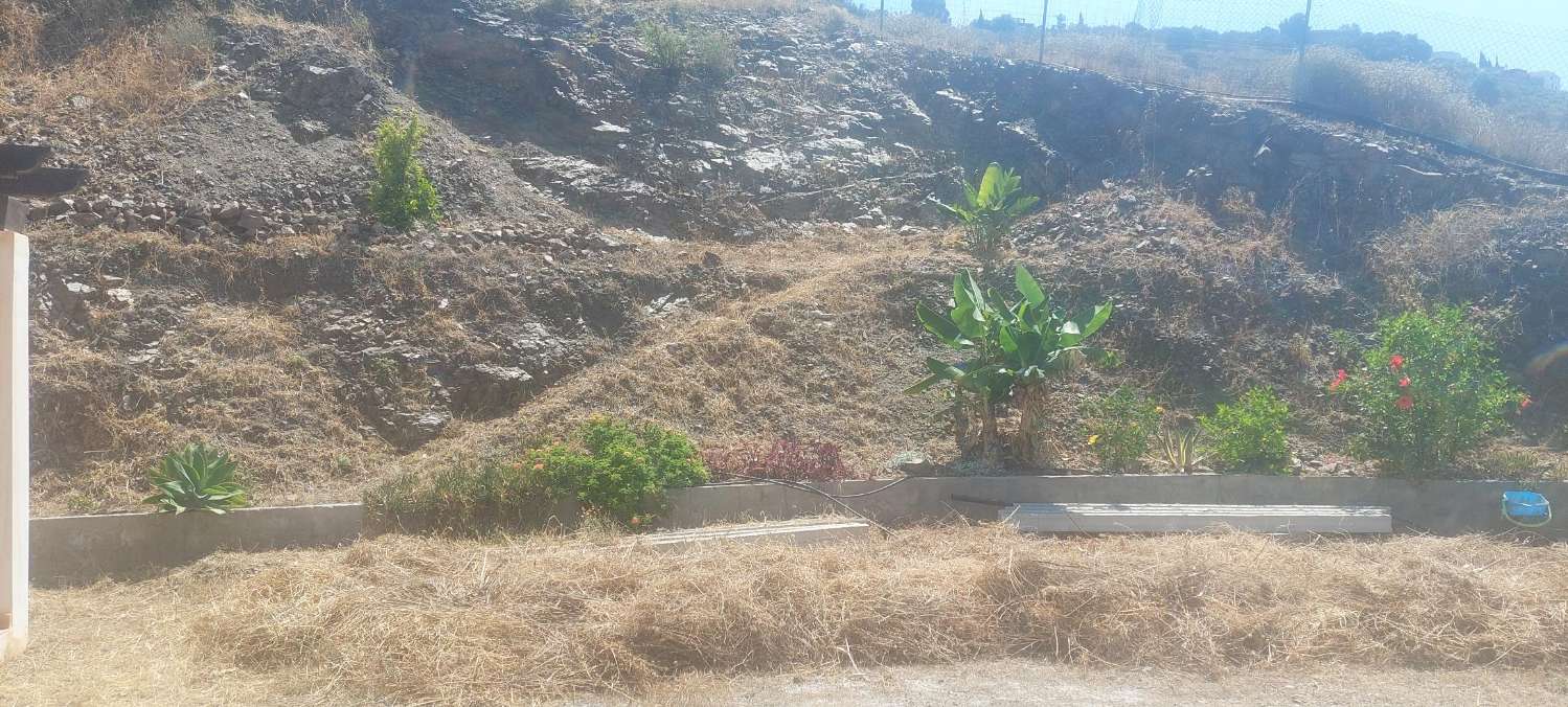 Lovely country house for sale in Torrox/Friglina