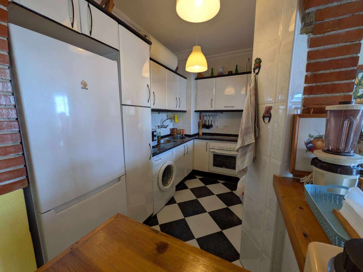 3-bedroom apartment with pool and renovation potential in Torrecilla, Nerja