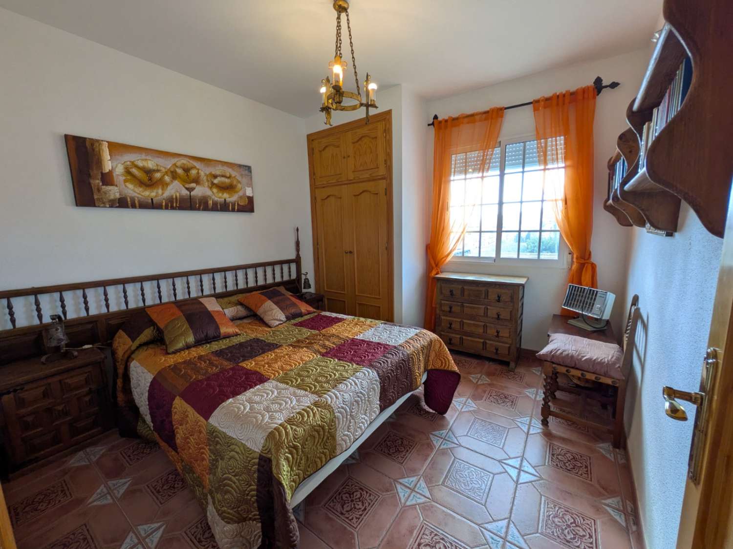 3-bedroom apartment with pool and renovation potential in Torrecilla, Nerja