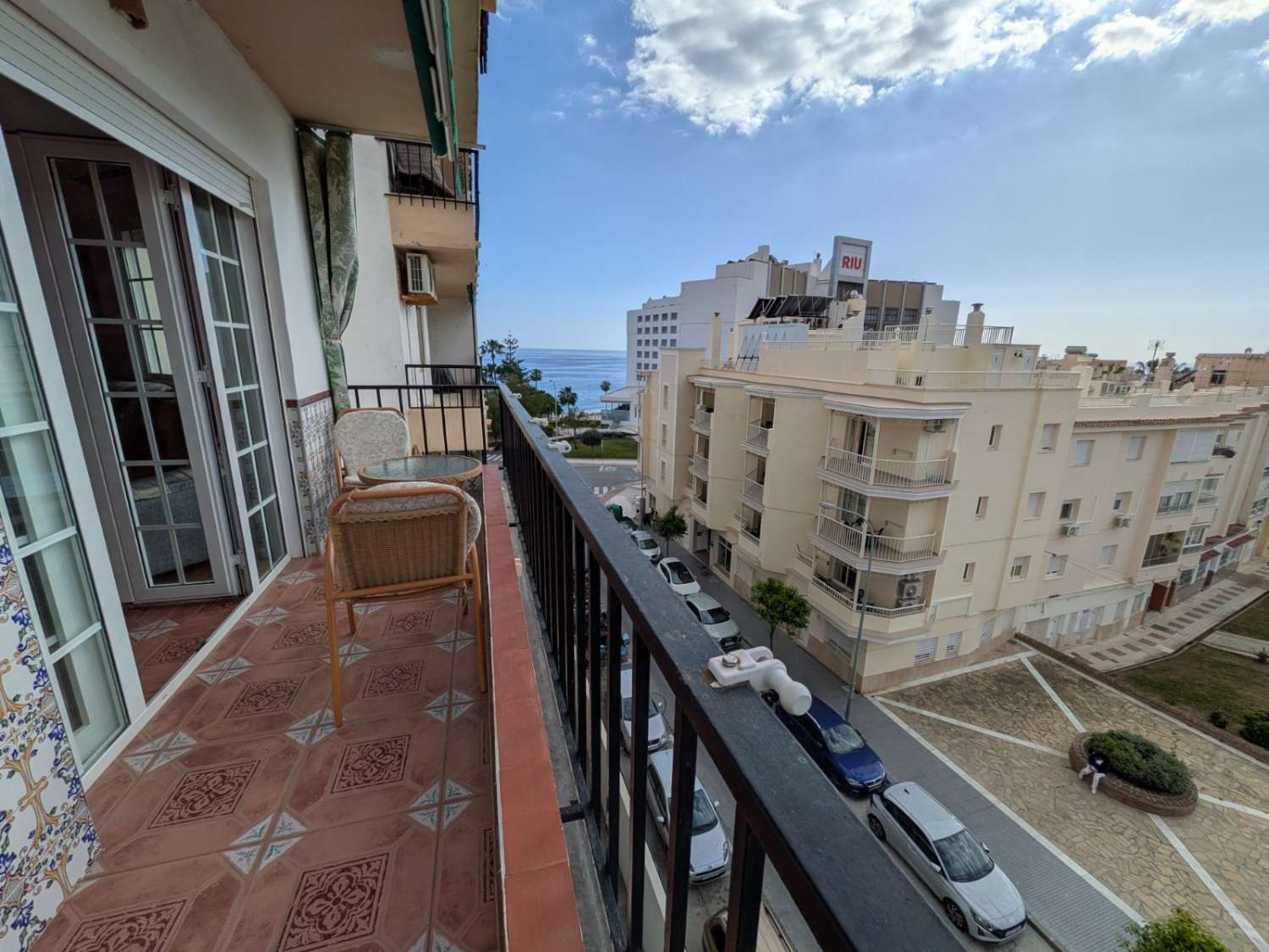 3-bedroom apartment with pool and renovation potential in Torrecilla, Nerja