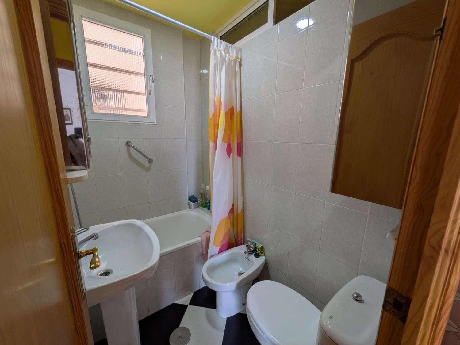3-bedroom apartment with pool and renovation potential in Torrecilla, Nerja