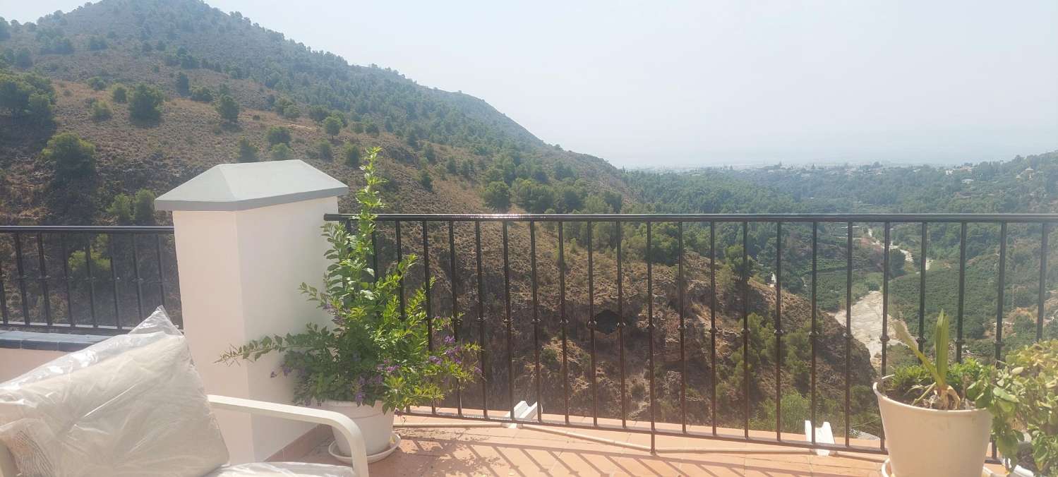 Beautiful villa for sale in Frigiliana