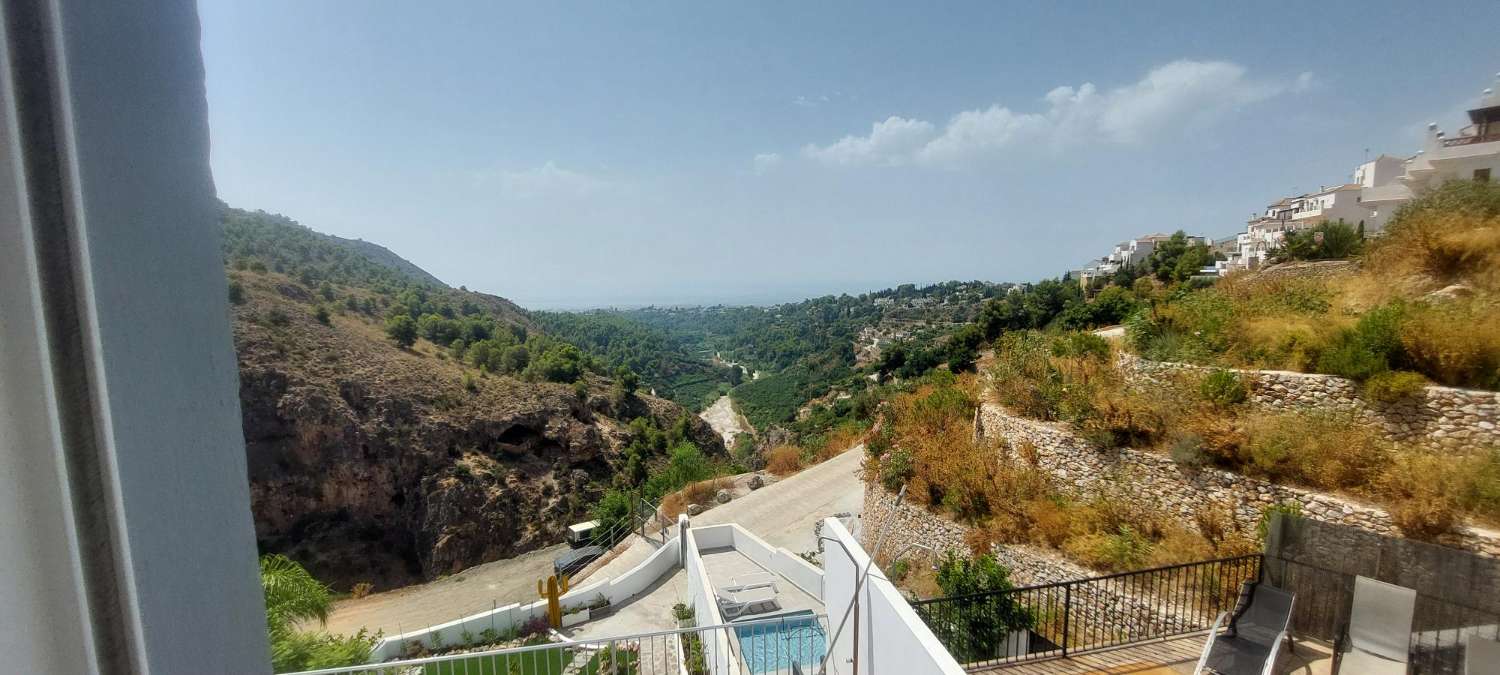 Beautiful villa for sale in Frigiliana