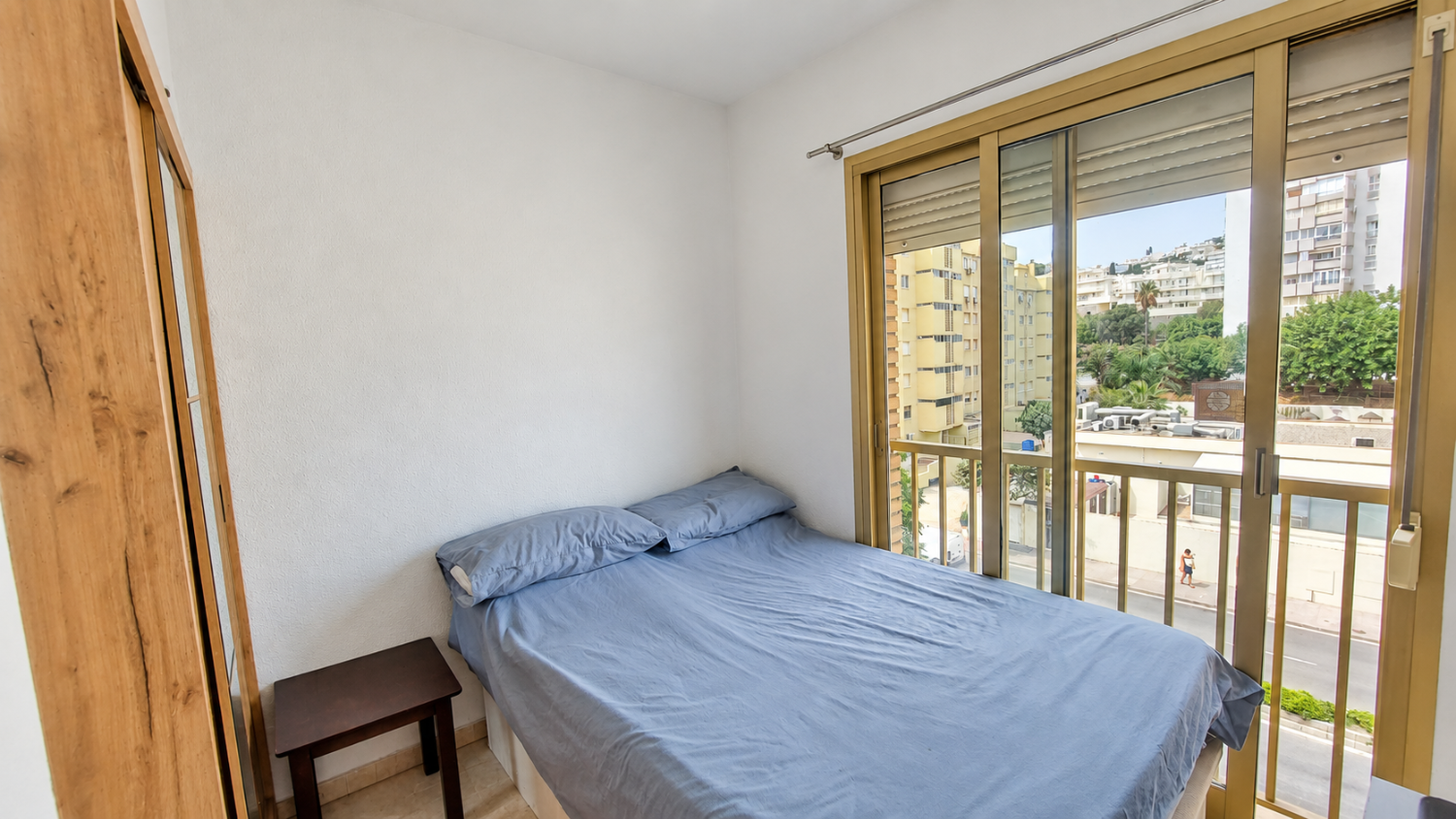 Amplio y luminoso apartamento con terraza y piscinas, a solo dos minutos de la playa – Fuengirola