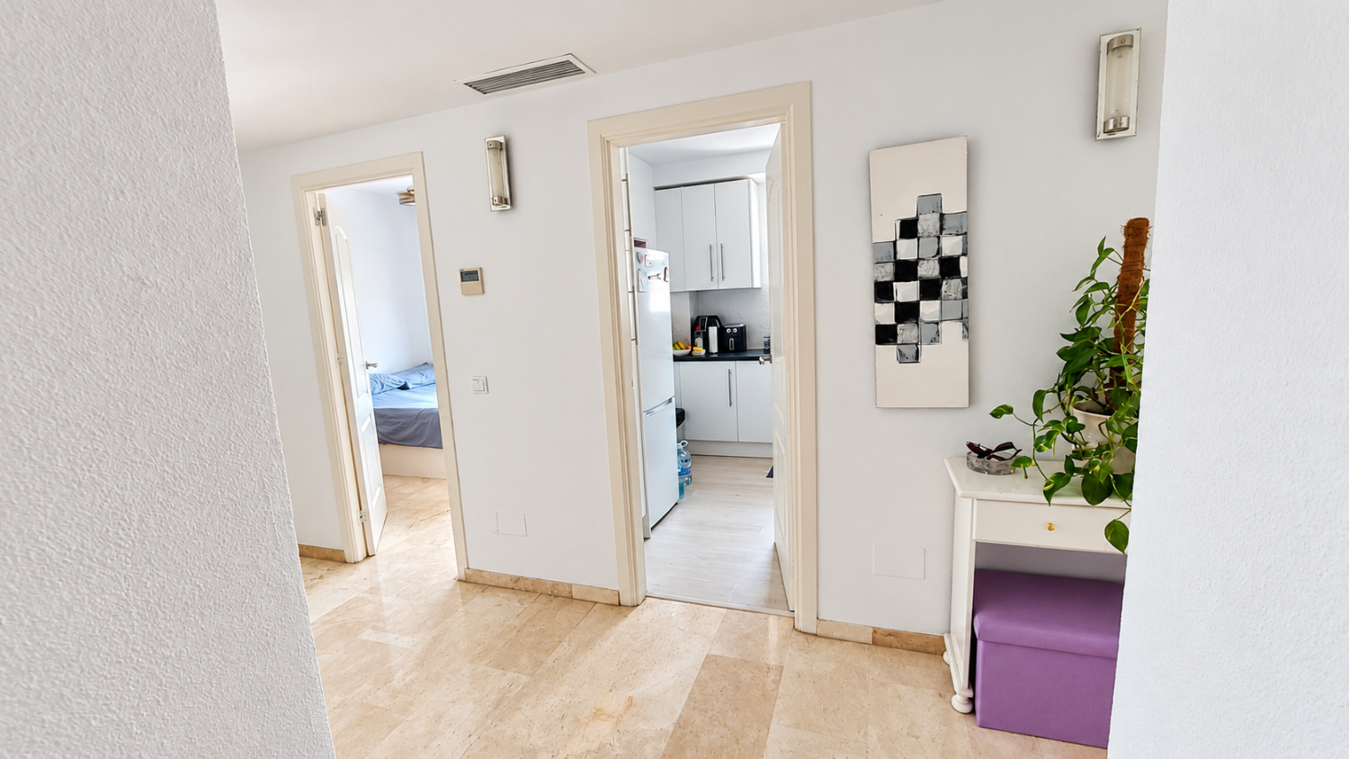 Amplio y luminoso apartamento con terraza y piscinas, a solo dos minutos de la playa – Fuengirola