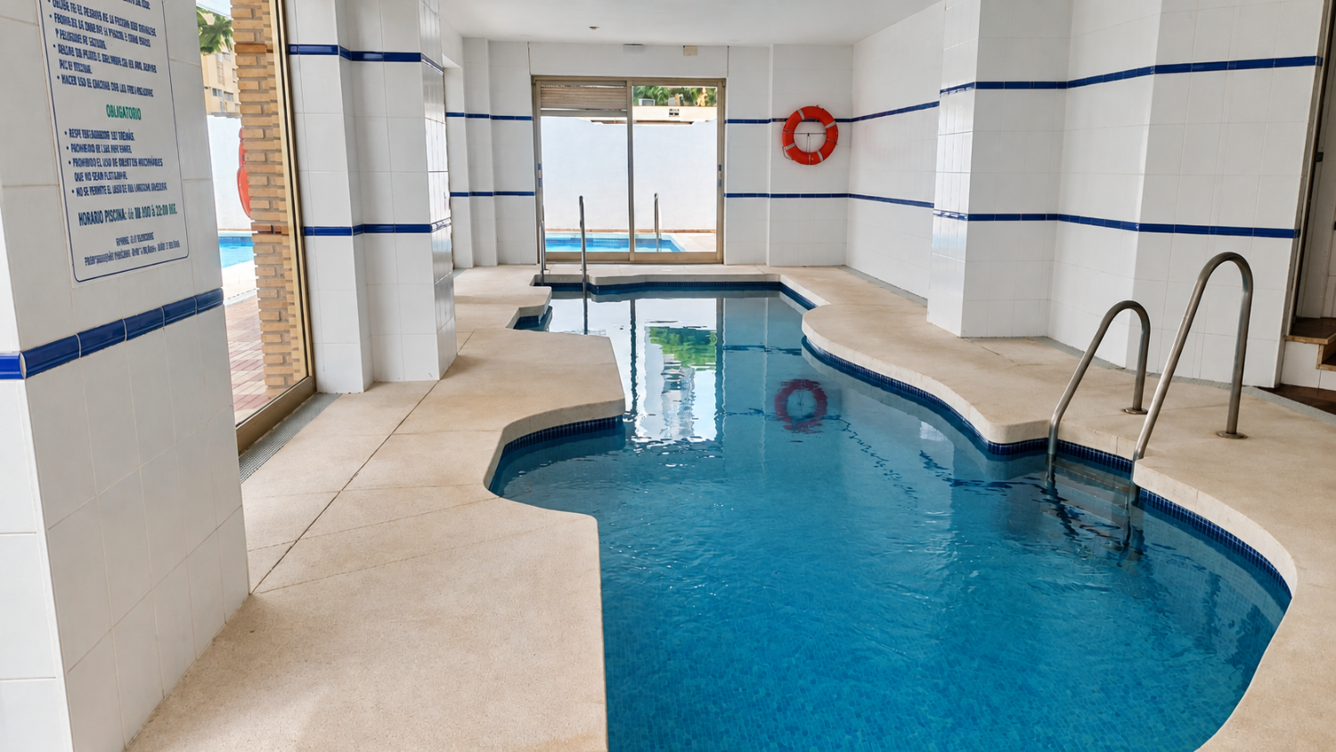 Amplio y luminoso apartamento con terraza y piscinas, a solo dos minutos de la playa – Fuengirola