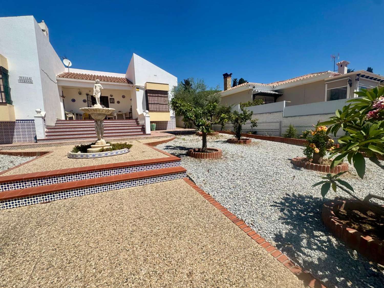 Beautiful villa near the sea