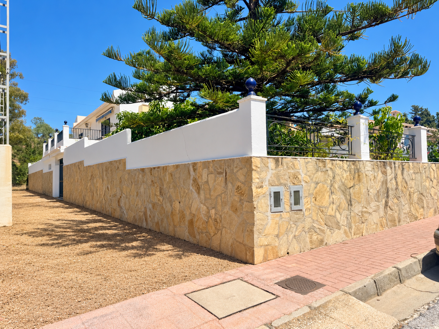 Beautiful villa near the sea