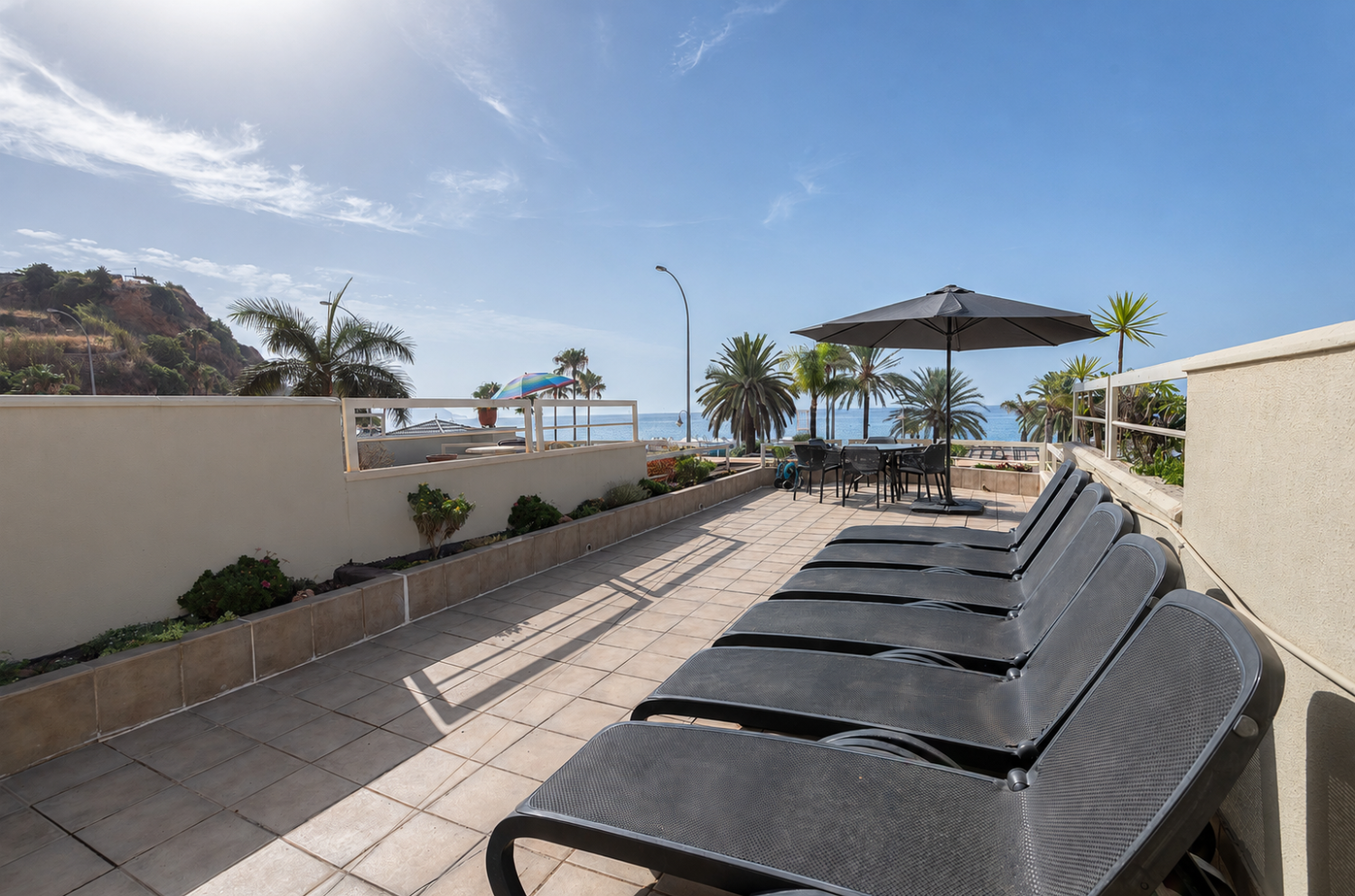 Apartamento de 3 habitaciones en primera línea de playa en Burriana Playa.