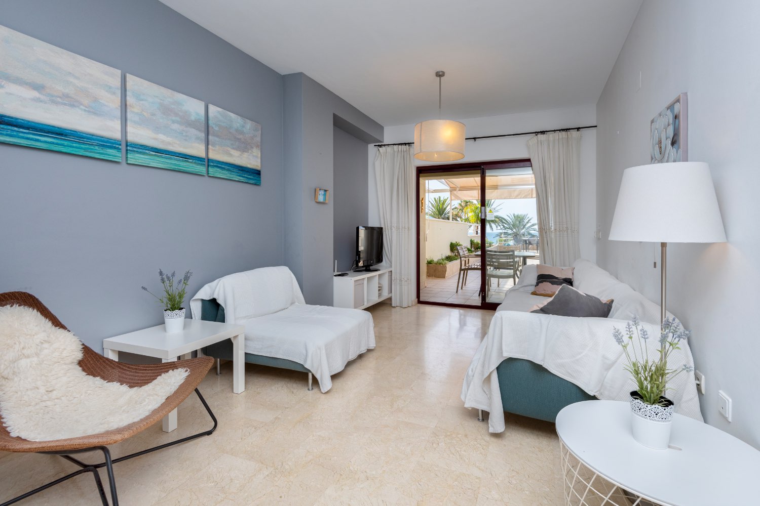 Apartamento de 3 habitaciones en primera línea de playa en Burriana Playa.
