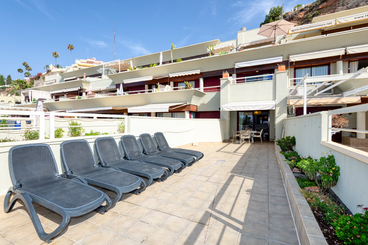 Apartamento de 3 habitaciones en primera línea de playa en Burriana Playa.