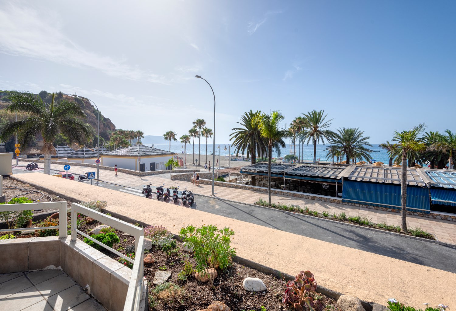 Apartamento de 3 habitaciones en primera línea de playa en Burriana Playa.