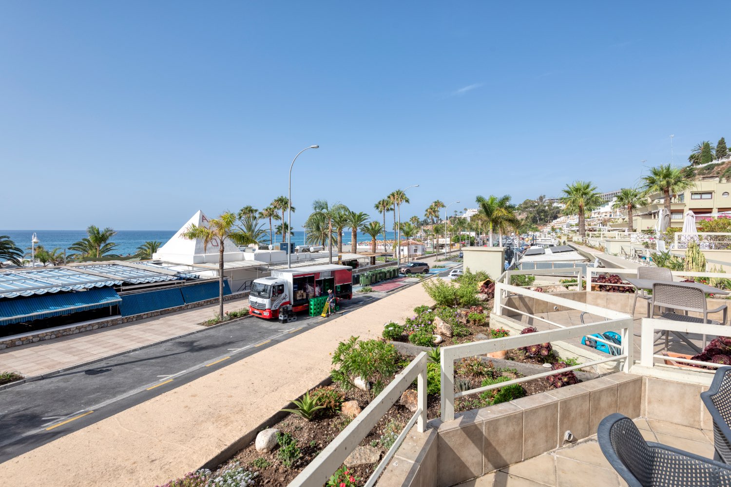 Apartamento de 3 habitaciones en primera línea de playa en Burriana Playa.