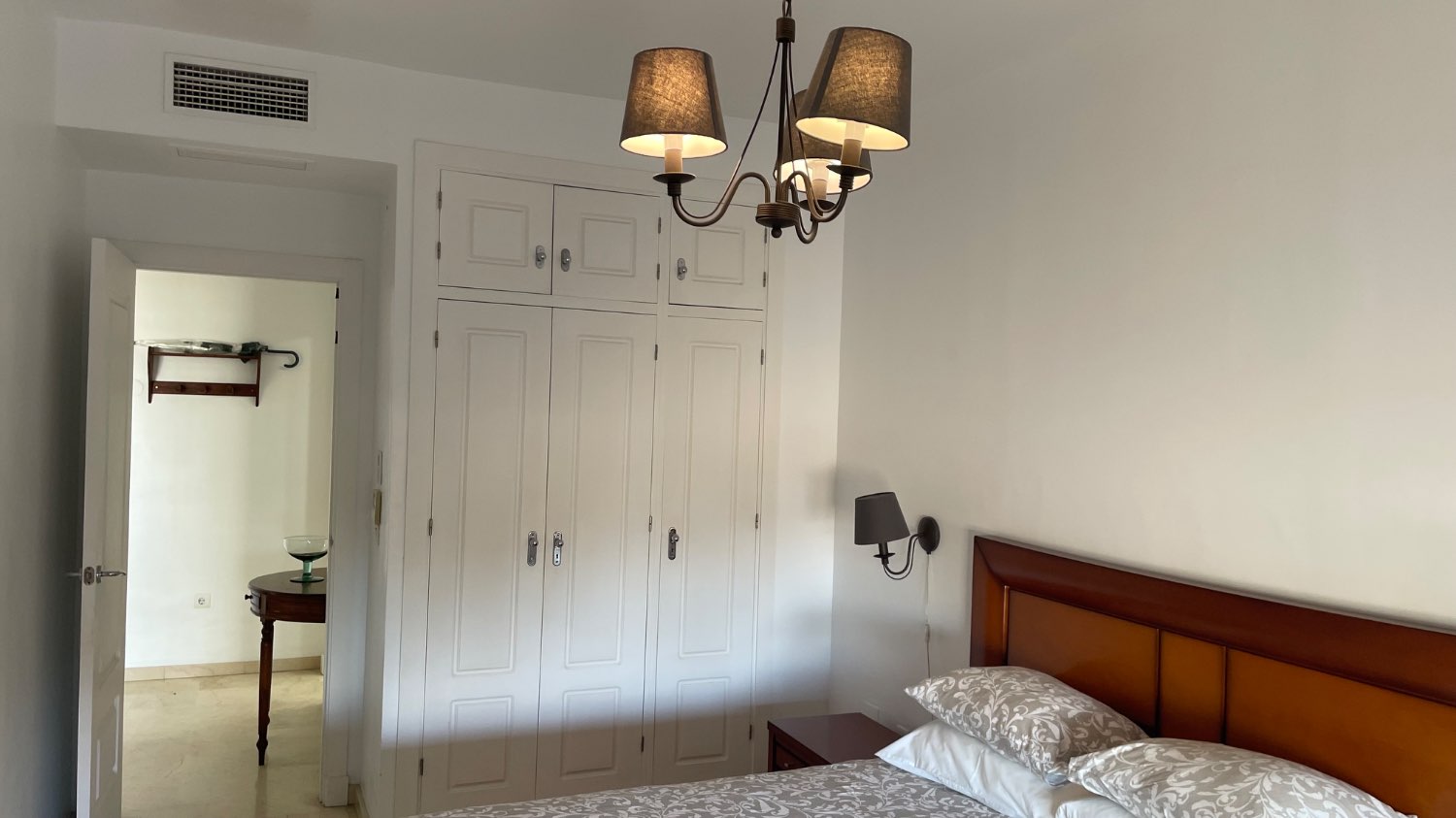 Apartamento en primera línea de playa en Burriana Playa con terraza de 100 m2 en Nerja.