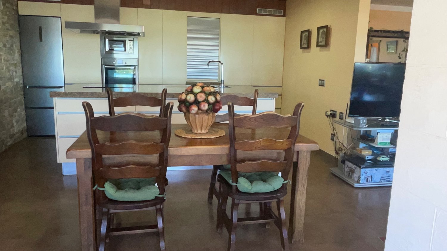 Frontline ground floor apartment of 170m2   Torrox -costa
